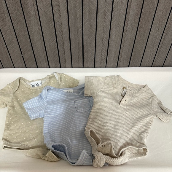 Nicole Miller NY Set of Three Baby Bodysuits in Neutral Tones - Picture 1 of 4